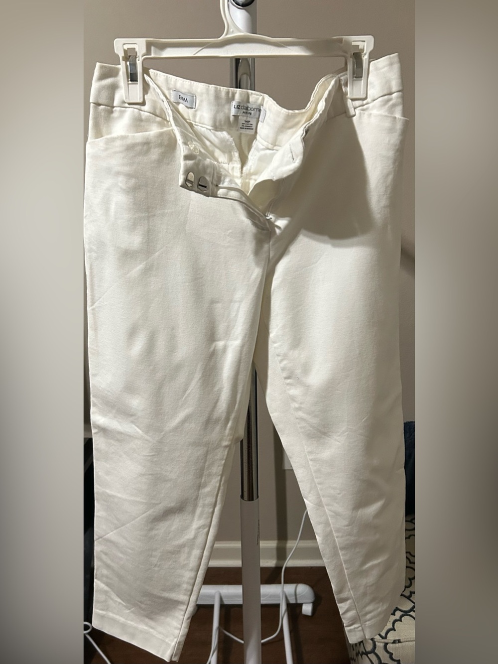 Liz Claiborne Cream Cropped Ankle Pants
